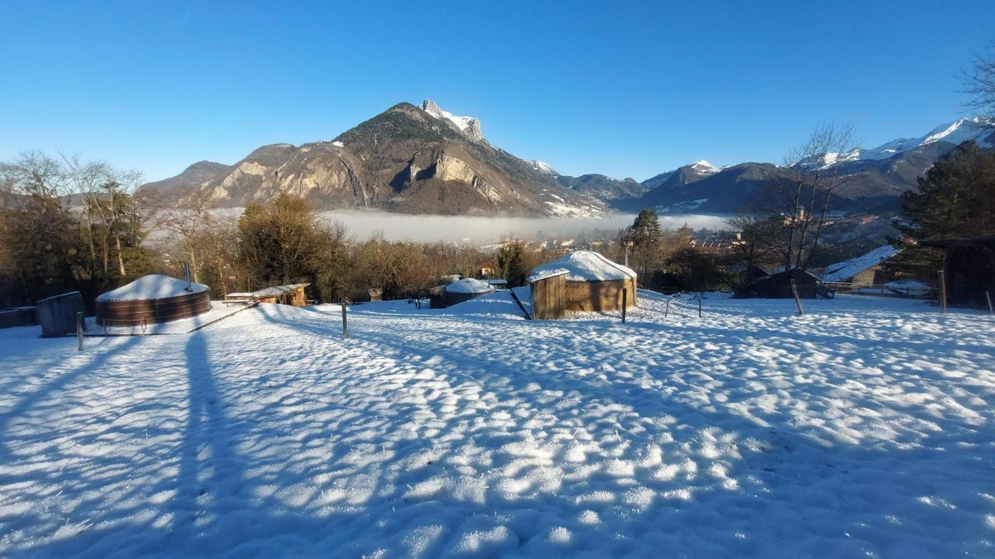 Yourtes Olachat Proche Annecy Фаверж Екстер'єр фото